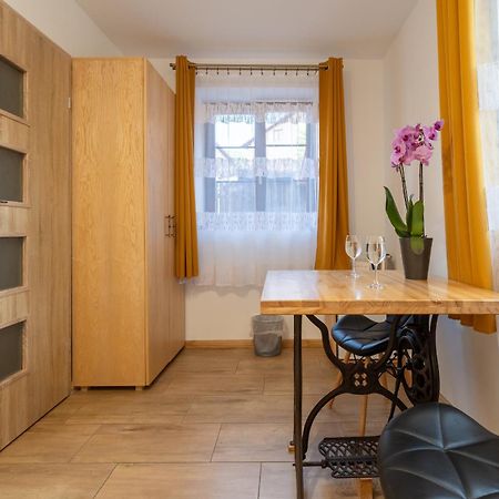 Dom Krawca - Pod Chojnikiem Appartement Jelenia Góra Buitenkant foto