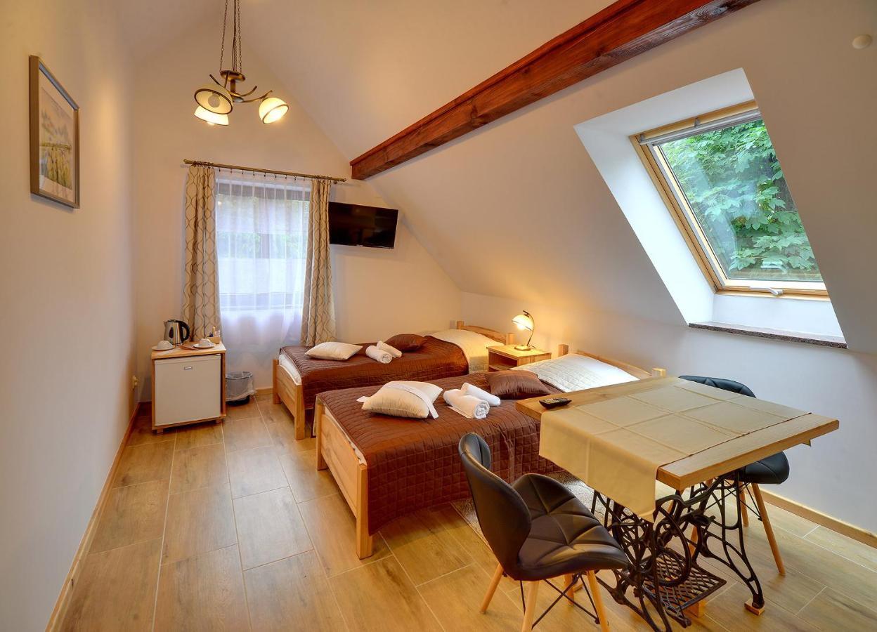 Dom Krawca - Pod Chojnikiem Appartement Jelenia Góra Buitenkant foto