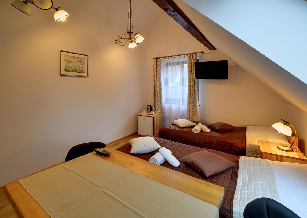Dom Krawca - Pod Chojnikiem Appartement Jelenia Góra Buitenkant foto