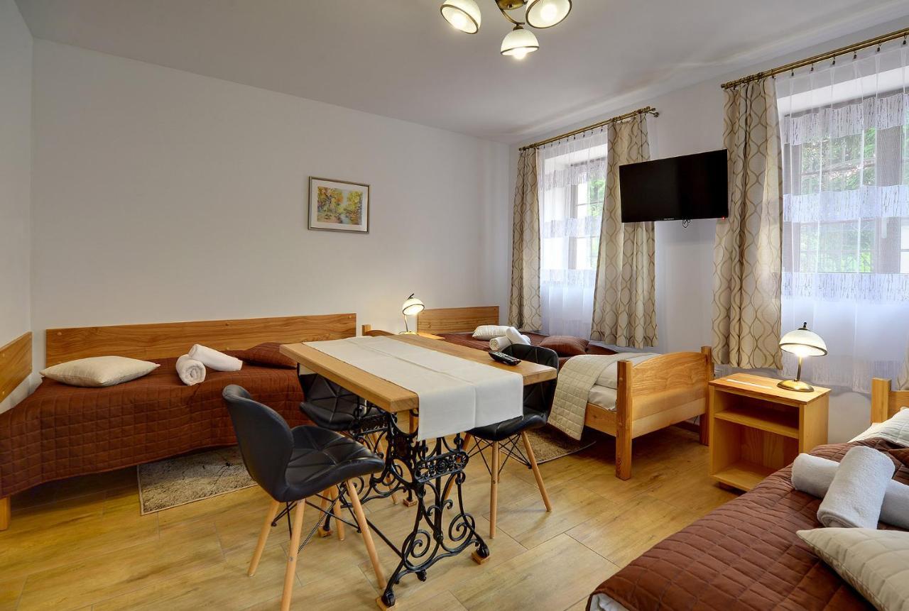 Dom Krawca - Pod Chojnikiem Appartement Jelenia Góra Buitenkant foto