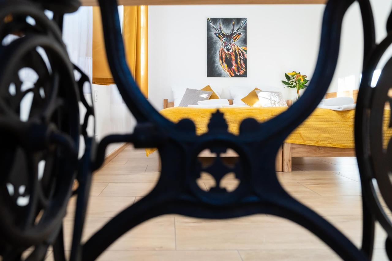 Dom Krawca - Pod Chojnikiem Appartement Jelenia Góra Buitenkant foto