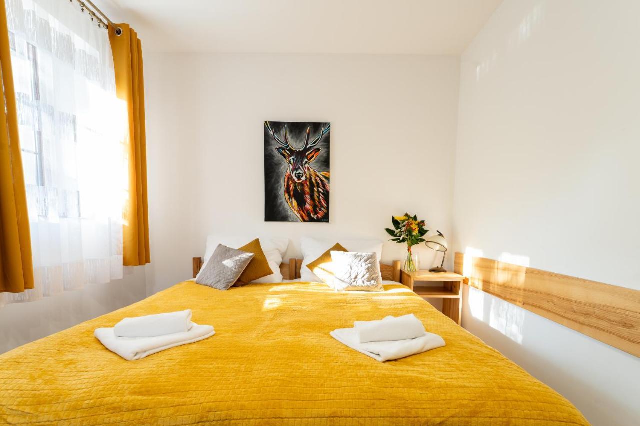 Dom Krawca - Pod Chojnikiem Appartement Jelenia Góra Buitenkant foto