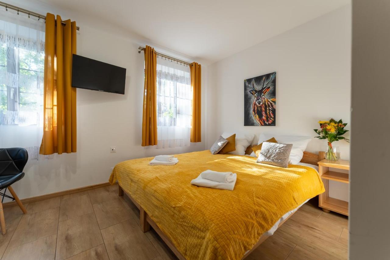 Dom Krawca - Pod Chojnikiem Appartement Jelenia Góra Buitenkant foto