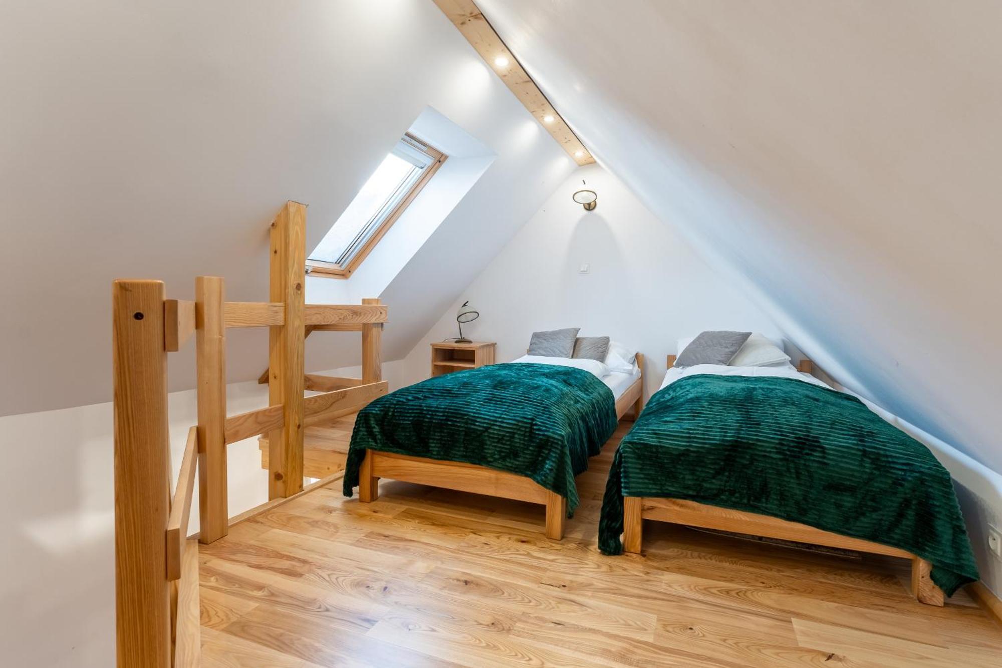 Dom Krawca - Pod Chojnikiem Appartement Jelenia Góra Buitenkant foto