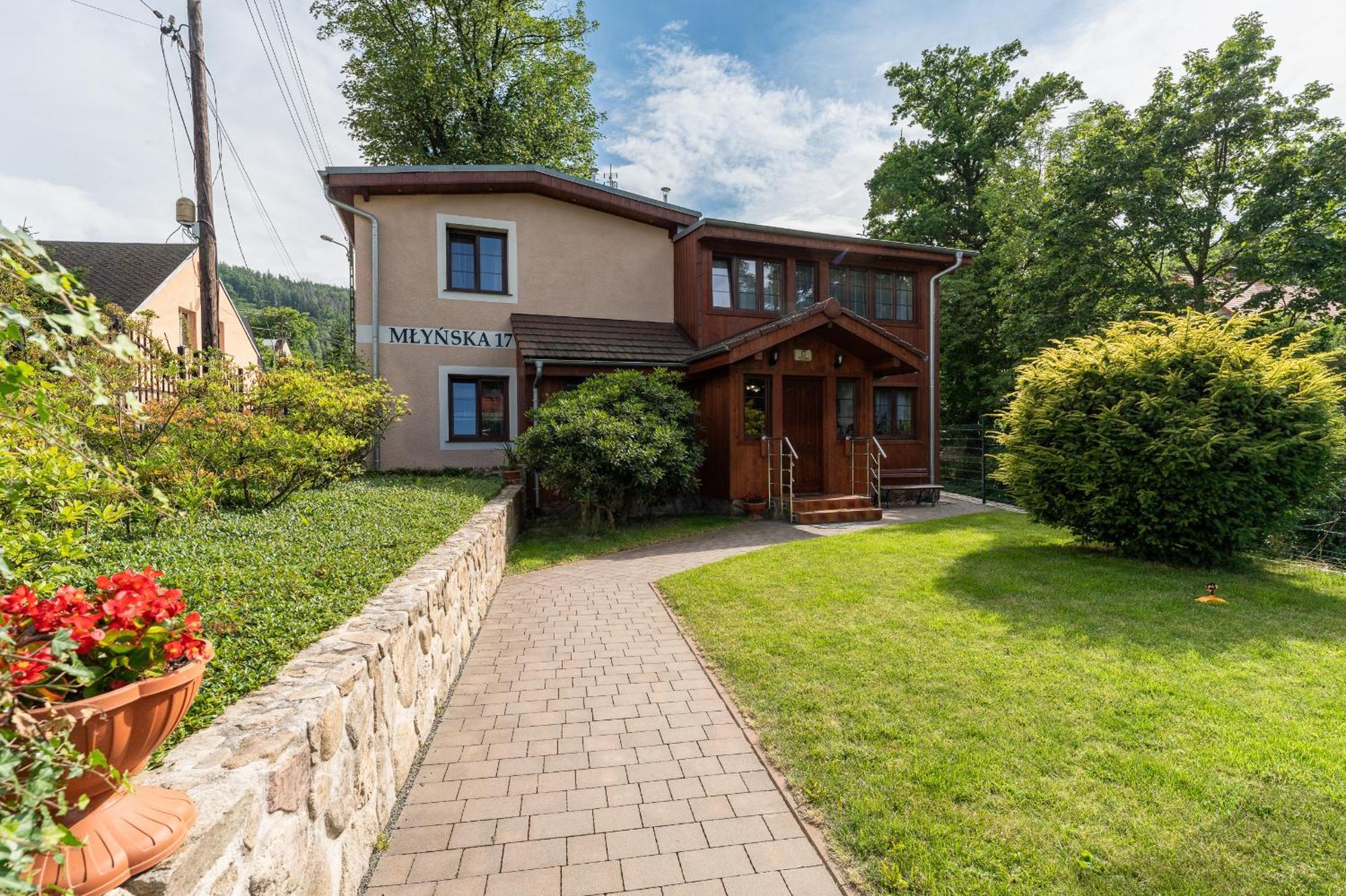 Dom Krawca - Pod Chojnikiem Appartement Jelenia Góra Buitenkant foto
