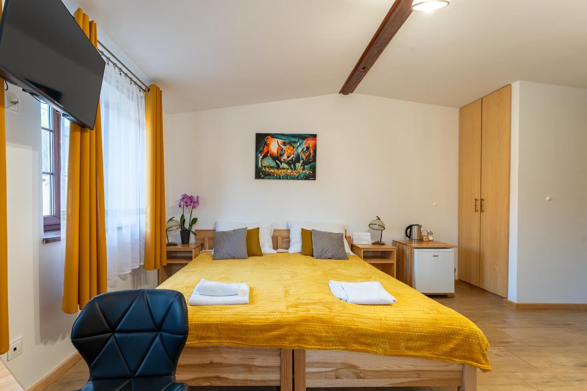 Dom Krawca - Pod Chojnikiem Appartement Jelenia Góra Buitenkant foto