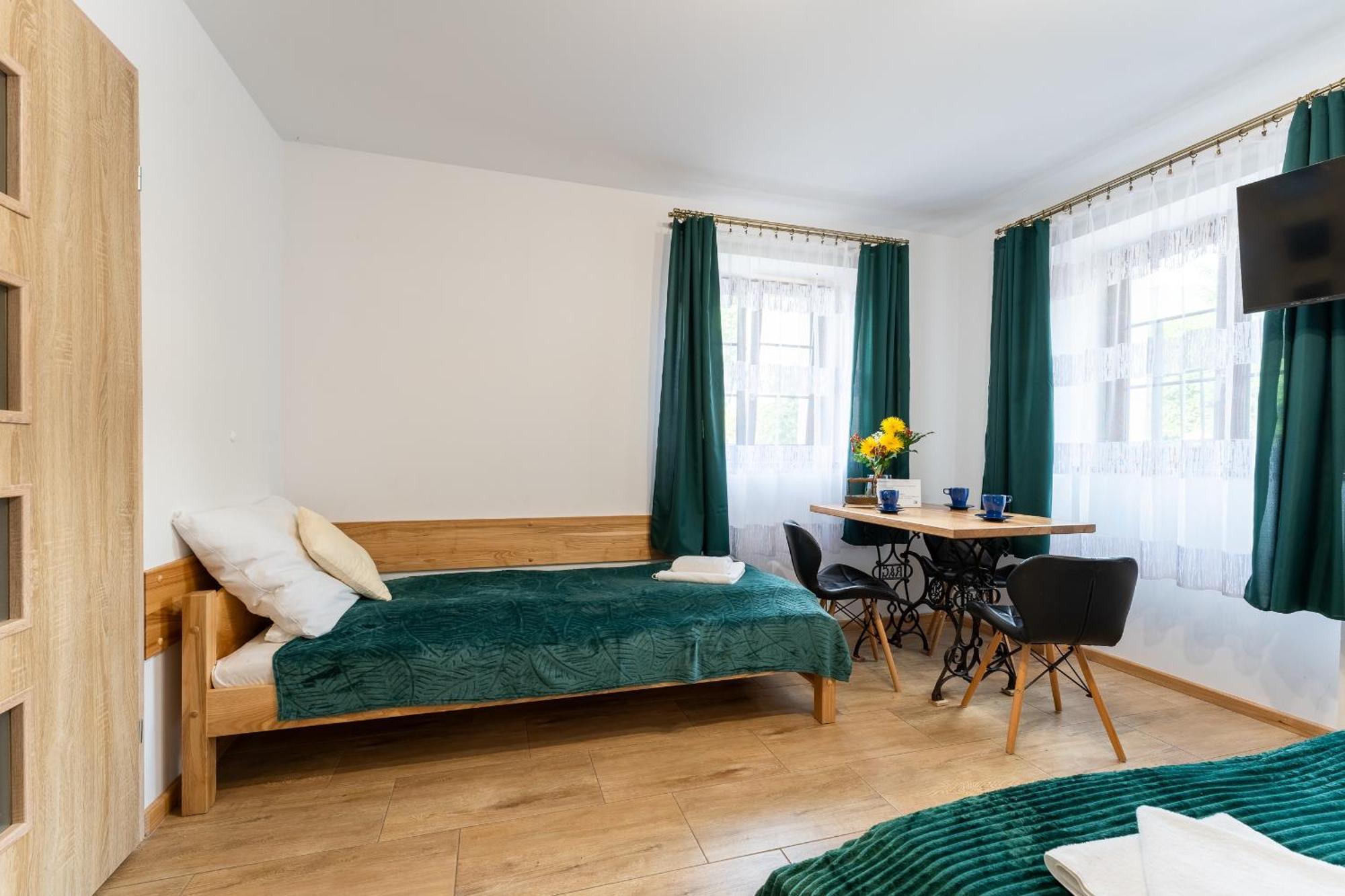 Dom Krawca - Pod Chojnikiem Appartement Jelenia Góra Buitenkant foto
