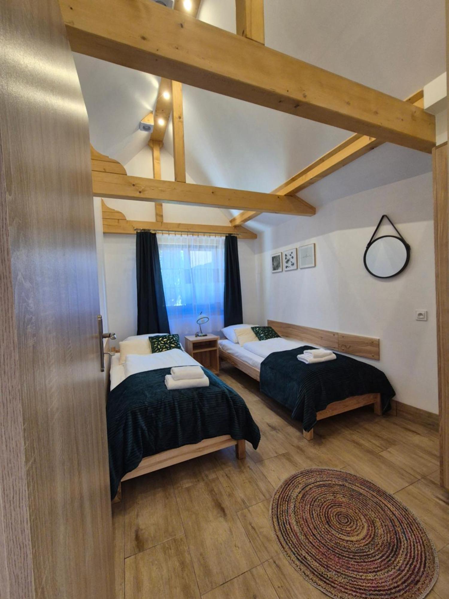 Dom Krawca - Pod Chojnikiem Appartement Jelenia Góra Buitenkant foto